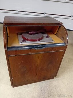 Gramoskříň SUPRAPHON rok 1956