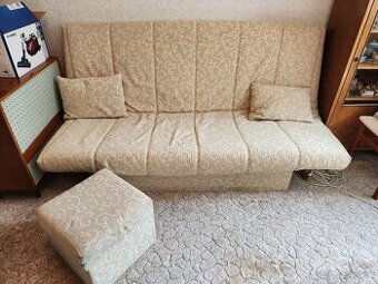 Rozkládací gauč a taburet