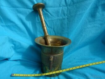 hmoždíř s paličkou ,krásný