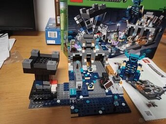 Lego Minecraft 21146Bitva v deep dark