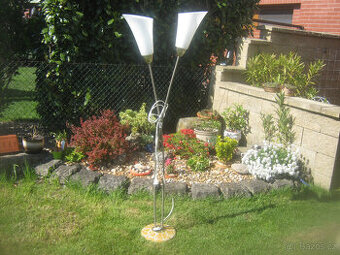 Prodám kompletní designově nadčasovou podlahovou RETRO lampu