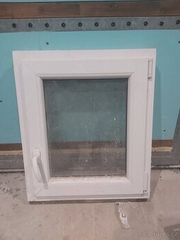 Plastové okno 600x700