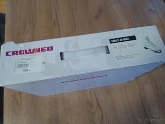 Dívčí zimní brusle