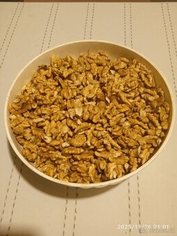 ořechy vlašské loupané