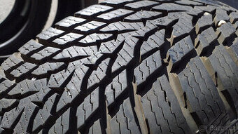 Téměř NEJETÉ zimní Nokian SnowProof 225/50/18 XL, sada