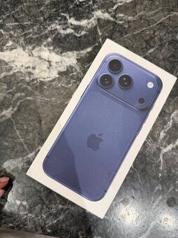 Modry iphone 17pro 512Gb