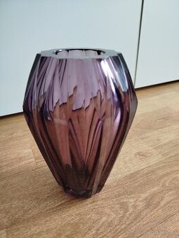 starožitná váza MOSER