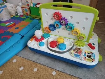 Dětský interaktivní stolek baby einstein curiosity