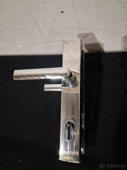 Bezpecnostni kovani klika-klika