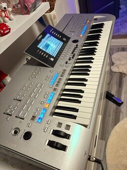 Yamaha Tyros 4