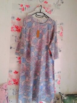 Krásné úpletové šaty s 3/4 rukávy 46