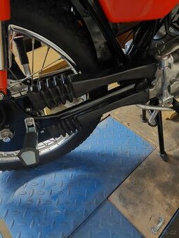 Jawa 90 kryty řeťezu