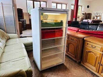 861 Prosklená lednice chladnice vitrína LIEBHERR na přepravk