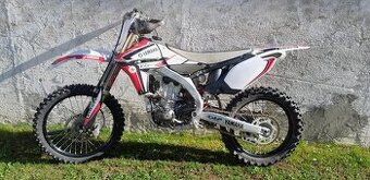 Yamaha YZF 450