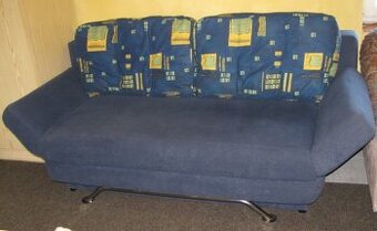 Rozkládací pohovka s úložným prostorem