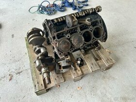 Blok motoru V8 - 1