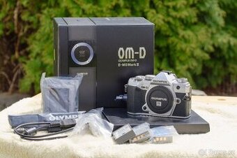 OLYMPUS OMD E-M5III