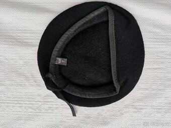 Vojenský baret