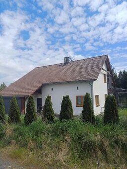 Rodinný dům 230m2, garáž, výřivka, krytý bazén, pára