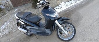 Piaggio Beverly 200