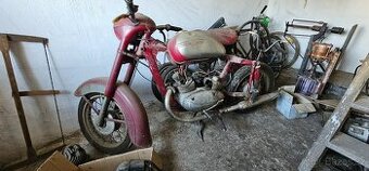 Jawa 250 Kyvačka