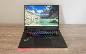 ASUS ROG Strix G16 (i7-13650HX, 32 GB RAM, RTX 4080)