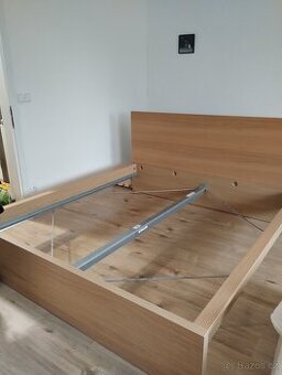 Postel Ikea Malm 180x200