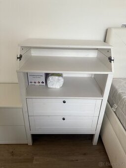 Přebalovací pult Ikea