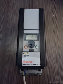 Frekvenční měnič 3f 4kW Honeywell
