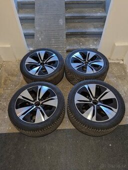 Dvourozměrná sada ALU Mercedes E R19 + zimní pneu Nokian Hak