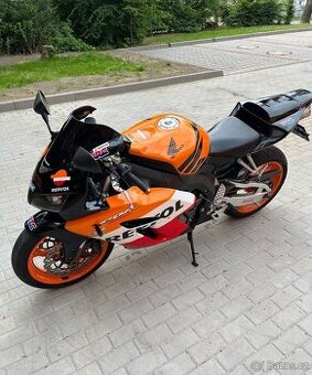 Honda CBR1000RR Repsol zamluveno do 6.11.2025