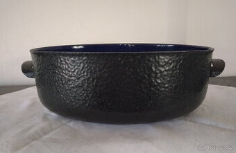 litinový pekáč s modrým smalt