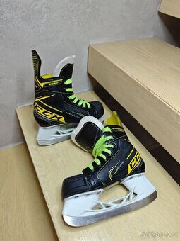 Hokejové brusle CCM super Tacks 9350 vel 31