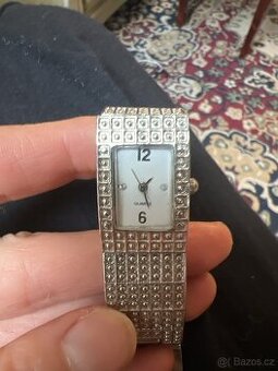 naramkove hodinky- šperk Quartz