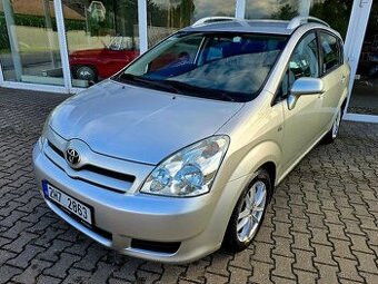 Toyota Corolla Verso, 1,8i serv.kniha 1.maj ČR