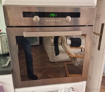 Vestavěná horkovzdušná trouba Baumatic