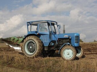 Zetor 4011 nepoužitelný zbytek traktoru a platné doklady