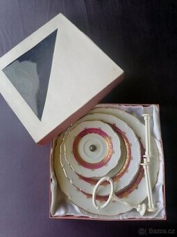 Porcelánový etažer