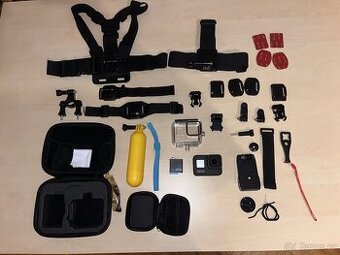 GoPro Hero 8 Black + brašna + komplet příslušenství