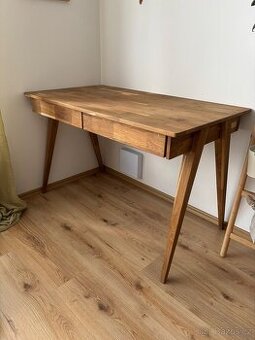 Dubový psací stůl