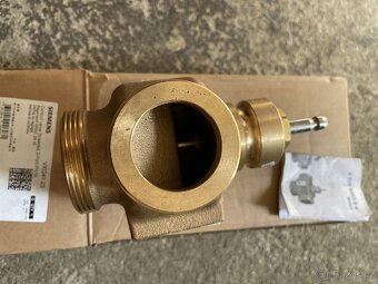 Siemens směšovač VXG 41.32-16 a pohon SAX 61.03 NOVÉ