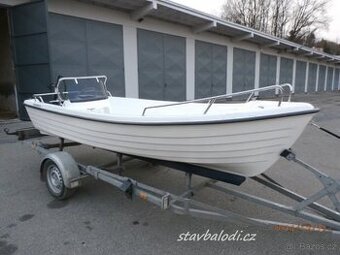 Motorový člun, loď Any 400