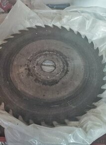 Pilový kotouč - z dob totality - Pilana