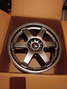 Japan racing JR3  8,5x18 ET 30