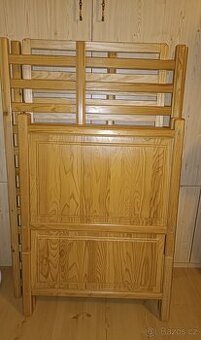 Dětská dřevěná postýlka