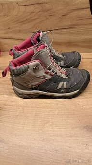 Dětské turisticke boty Quechua, vel.36/ 22,5cm