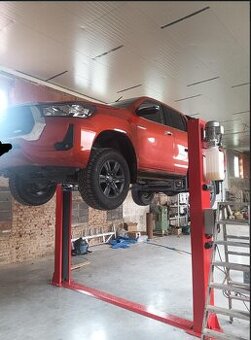 Dvousluopový elektrohydraulický zvedák L24BE