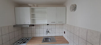 Kuchyň Oresi 4 roky stará.