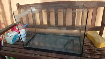 Akvárium 72l s příslušenstvím