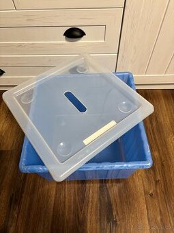 IKEA VESSLA krabice s kolečky a víkem, modrá